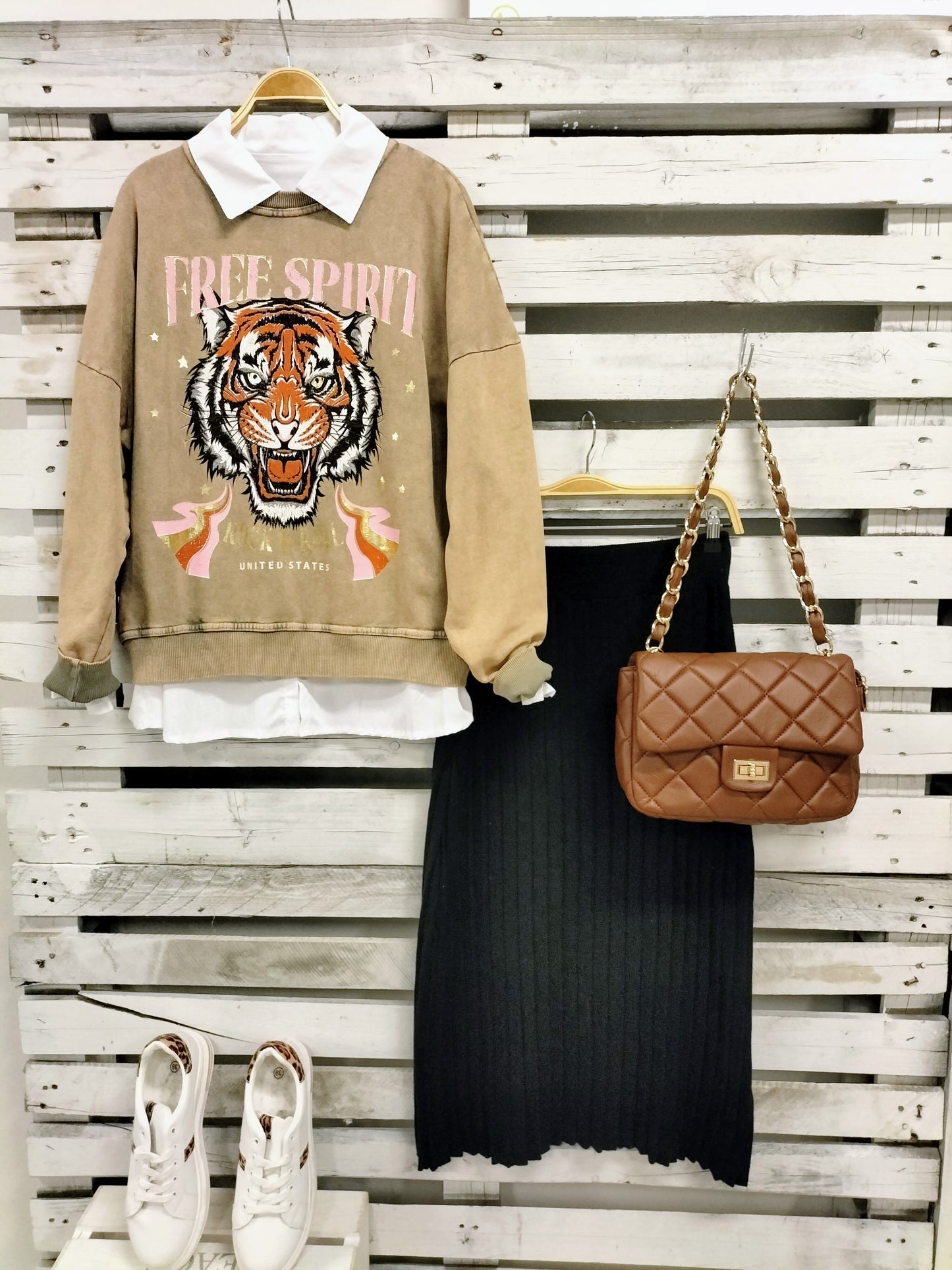 Sudadera Tiger envejecido Camel - botanikamoda