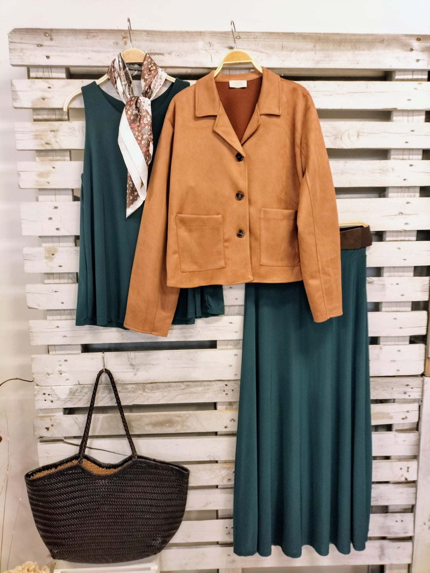 Falda Stilo verde punto frio - botanikamoda